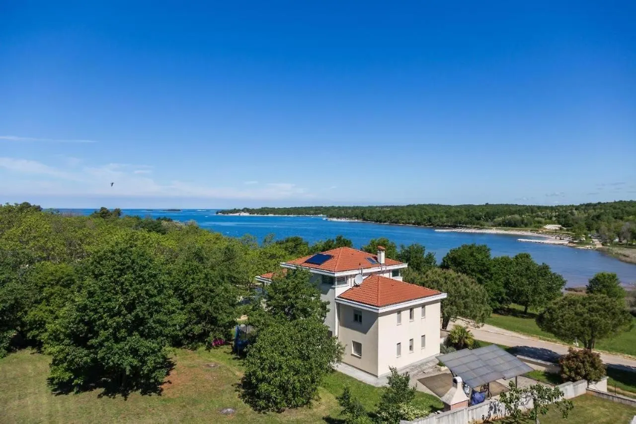 Vista Exclusive Seaview Apartment Funtana