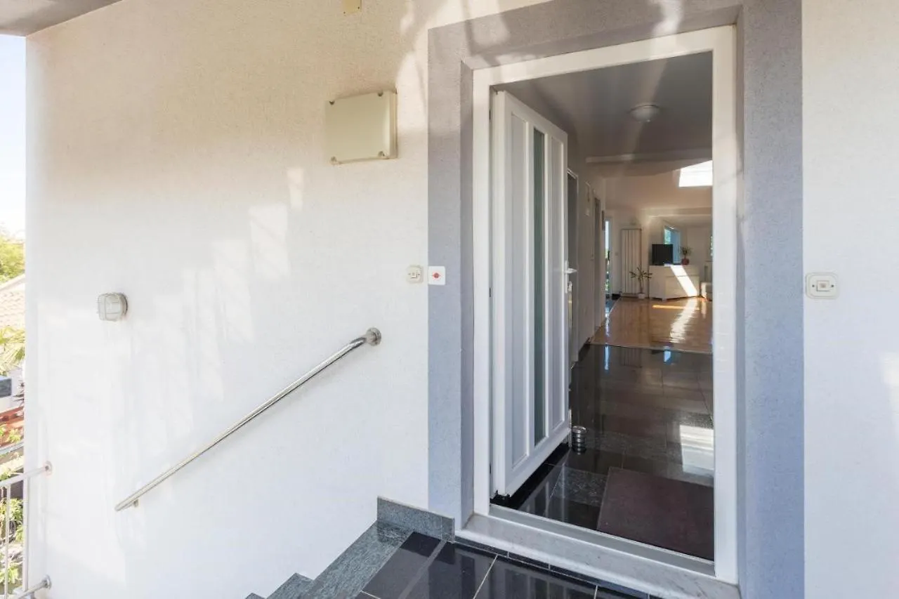 Vista Exclusive Seaview Apartment Funtana
